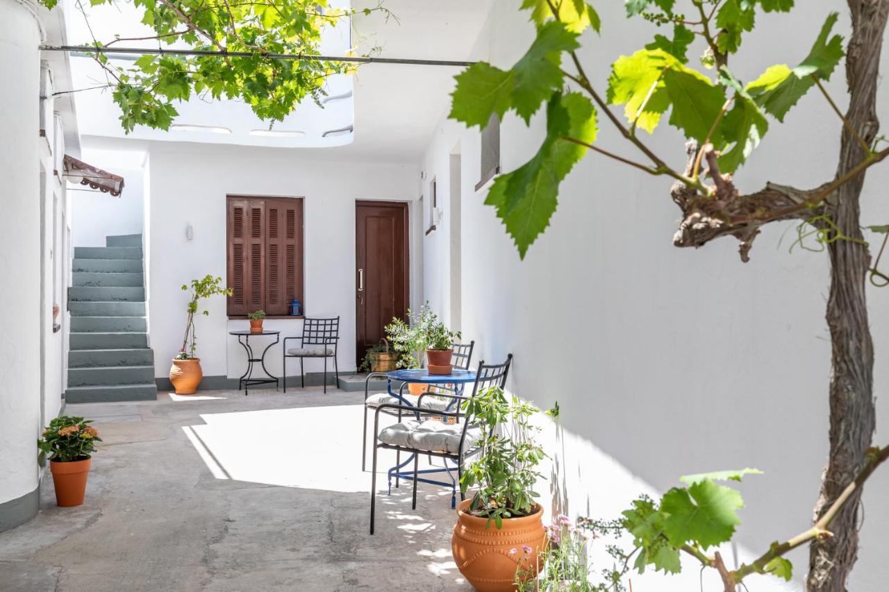 Uncle John'S Guesthouse Skopelos Town Bagian luar foto