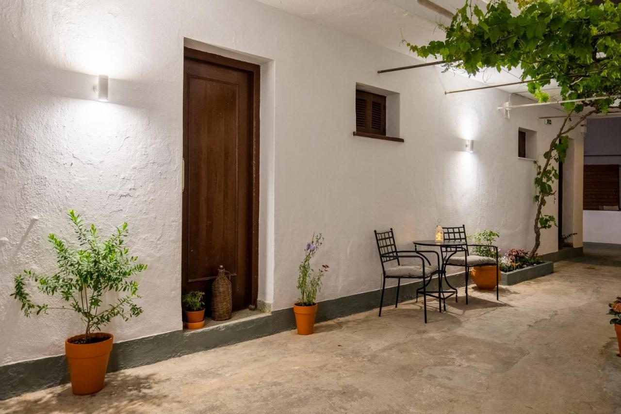 Uncle John'S Guesthouse Skopelos Town Bagian luar foto