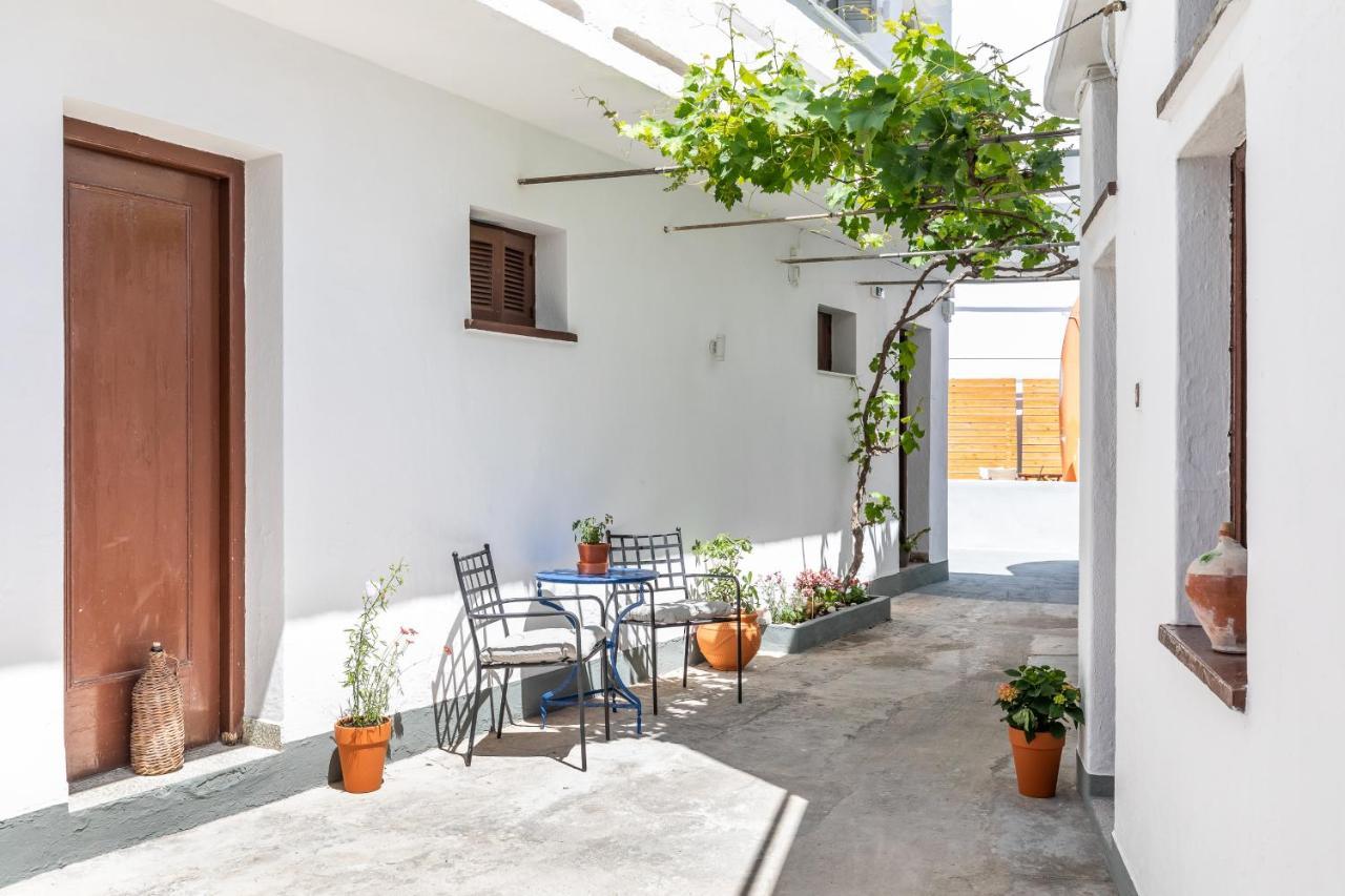 Uncle John'S Guesthouse Skopelos Town Bagian luar foto